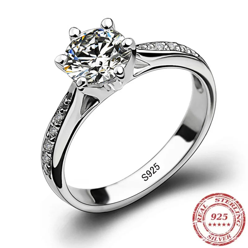 LuxeSolitaire Ring
